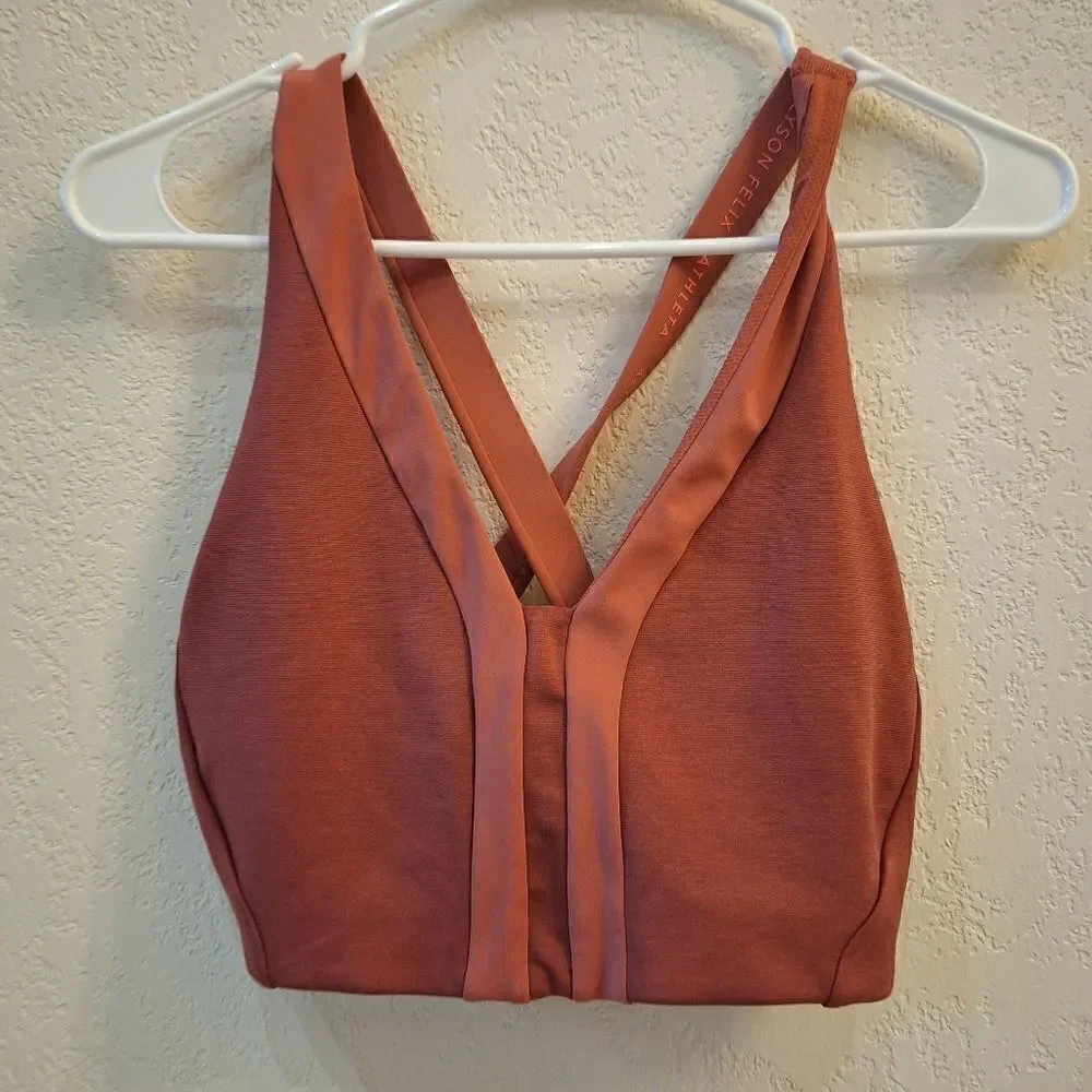Athleta x Allyson Felix Legend V-Neck Bra medium  D-DD